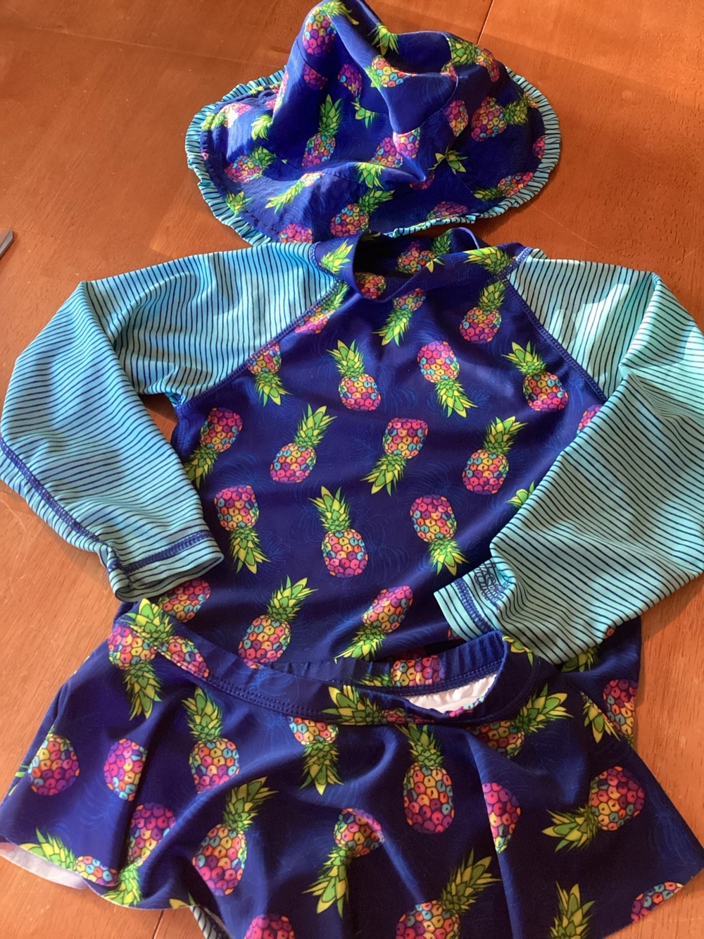 UV Skinz Swim Set Girls 7 Rash Guard Top & Bottom/Skirt UVA 50+ AND HAT!
